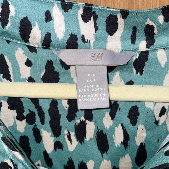 H&M Womens Animal Print V-Neck Blouse Size S Teal & Black - Picture 3 of 10